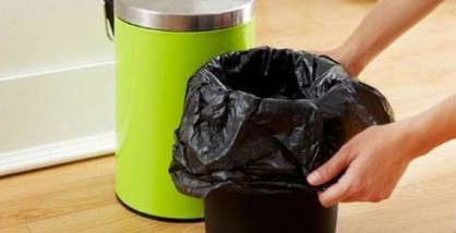 How to remove the smell of the trash bin